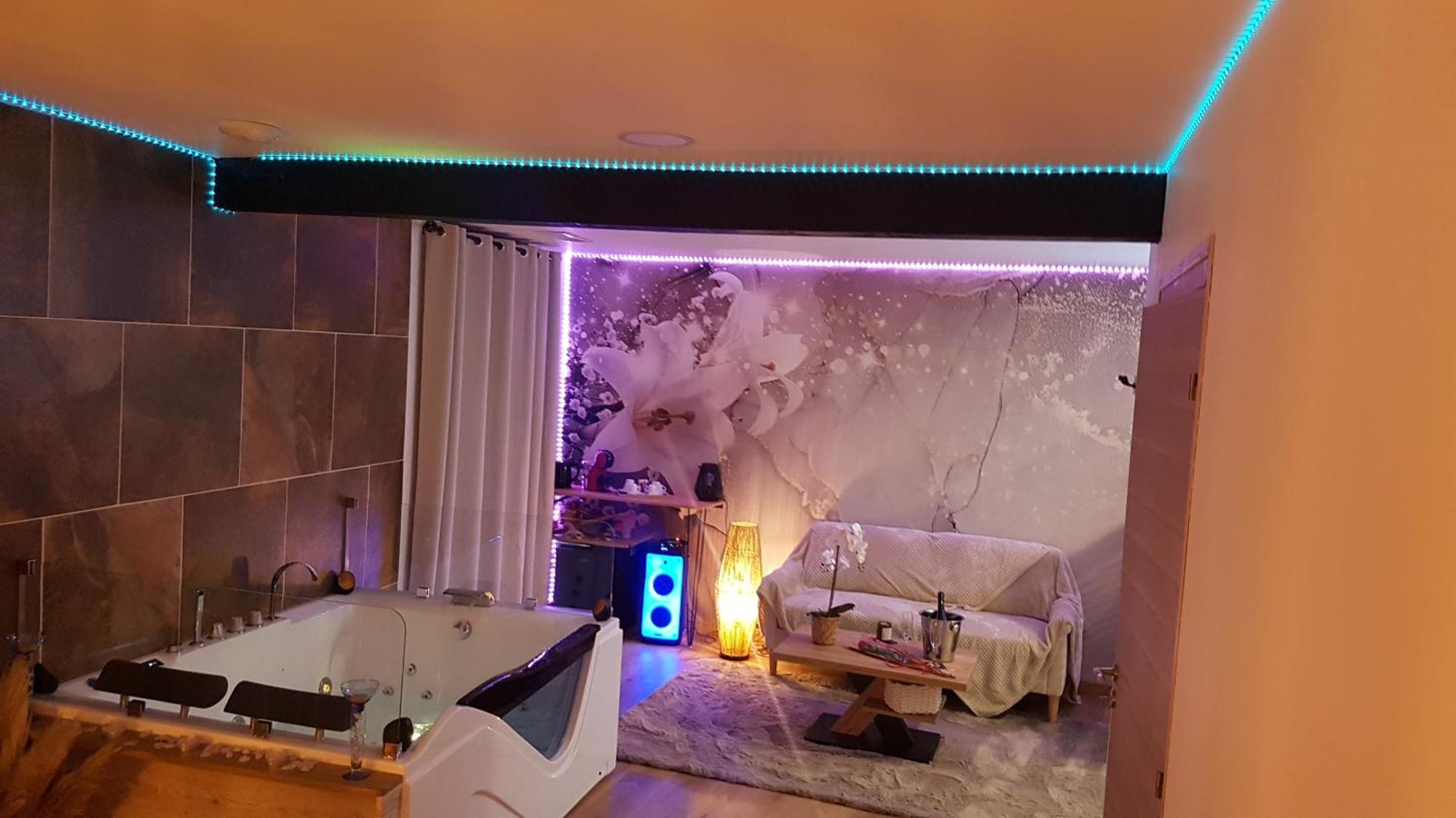 Love Room Jaccuzi Puisserguier Экстерьер фото