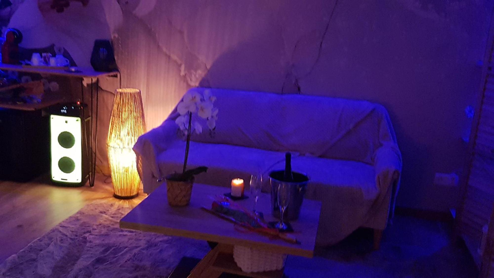 Love Room Jaccuzi Puisserguier Экстерьер фото