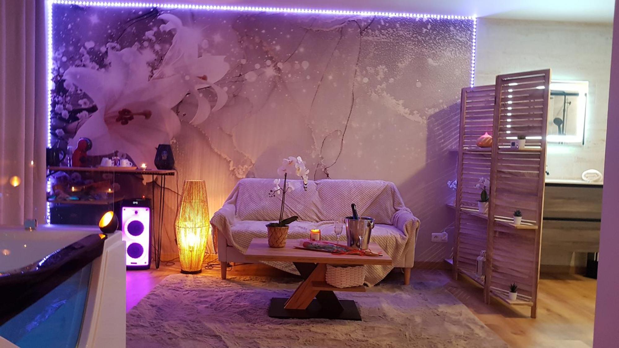Love Room Jaccuzi Puisserguier Экстерьер фото